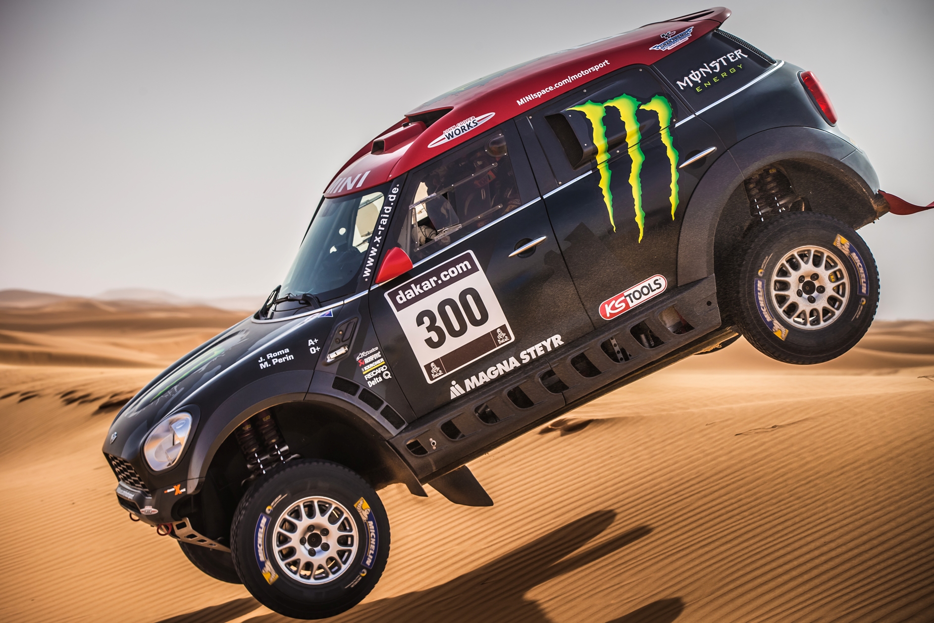 8 MINI ALL4 Racing pentru Raliul Dakar 2015